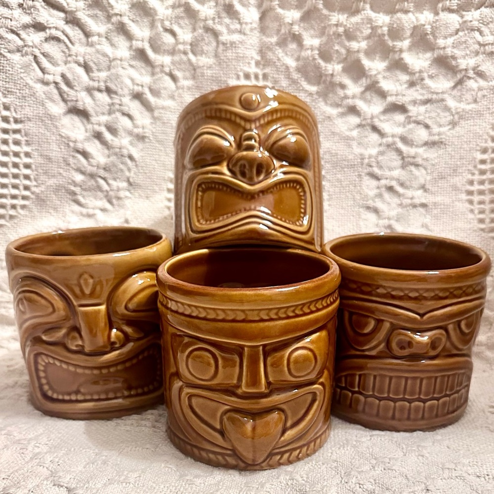 Vtg Accoutrements Tiki Mugs Set of 4 Glazed Ceramic Rare Find 3.75H x 3.75W 14oz